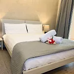 Maison Madeleine 招待所 3*
